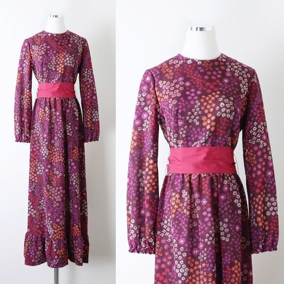 Vintage 1970s Size S Flower Power Print Maxi Dress Mod Hippie Hostess - Picture 1 of 10